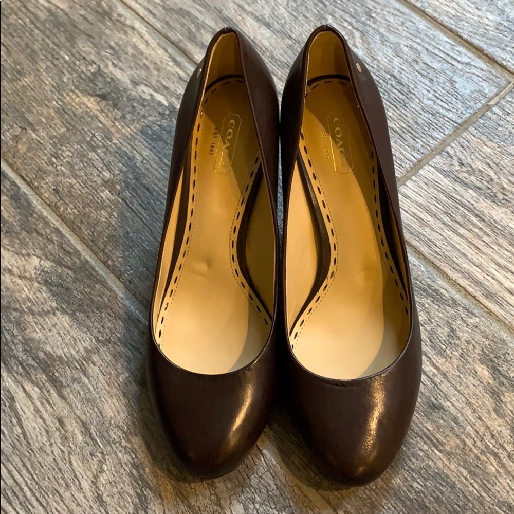 Coach Leather pumps sz 8.5 NWOT